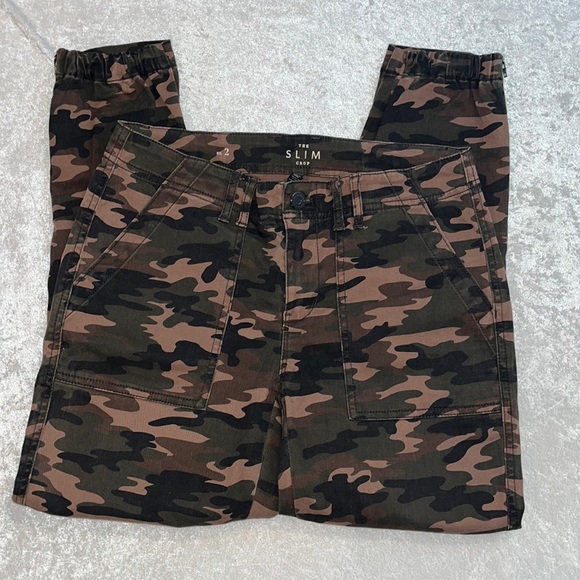 White House Black Market Camo Slim Crop Pants sz 2 - Picture 2 of 8